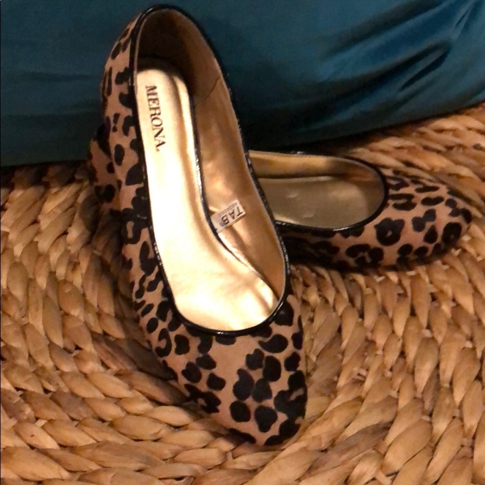 Merona pony hair leopard print small wedge 6